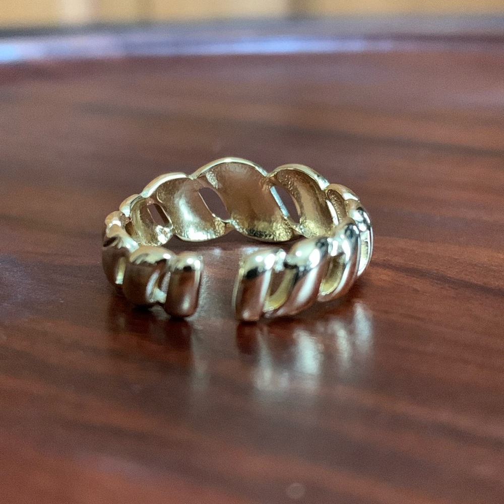 New 18K Gold Plated Titanium Steel Minimalist Ring - Picture 3 of 4